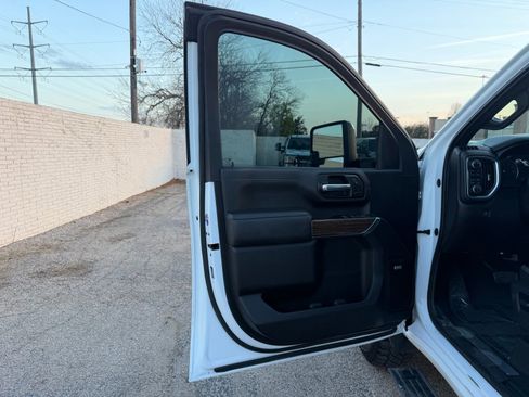 Used 2022 Chevrolet Silverado 3500 High Country w/ Technology Package image 20