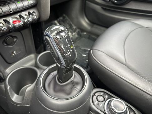 Used 2023 MINI Cooper 2-Door Hardtop image 17