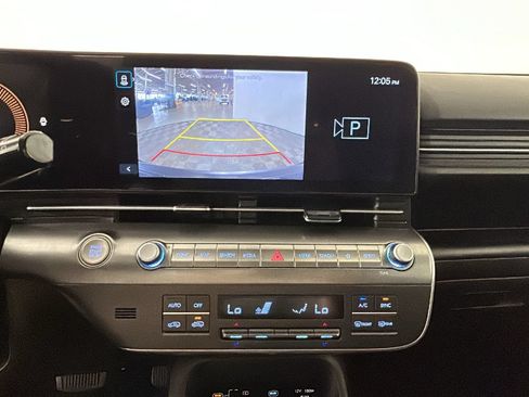 Used 2025 Hyundai Kona SEL FWD image 28