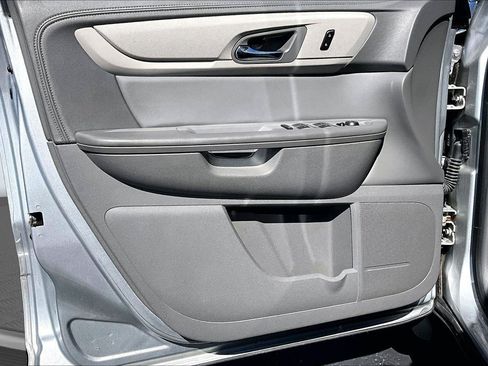 Used 2015 Chevrolet Traverse LS FWD image 24