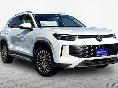 New 2026 Volkswagen Tiguan S FWD image 1