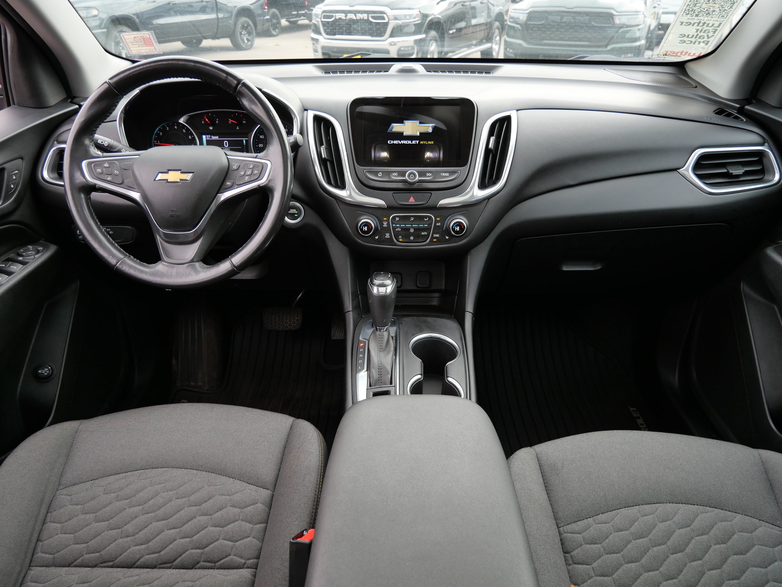 Used 2018 Chevrolet Equinox LT w/ Sun & Infotainment Package AWD/4WD image 10