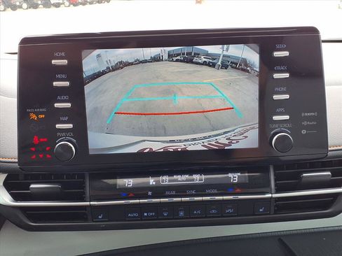 Used 2023 Toyota Sienna XSE image 16