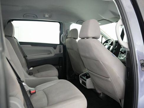 Used 2018 Honda Odyssey LX image 35