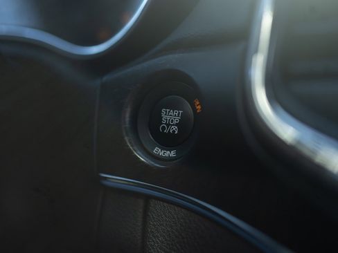 Used 2015 Jeep Grand Cherokee Limited image 12