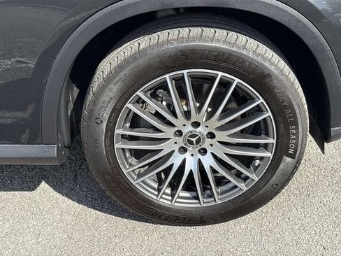 Used 2025 Mercedes-Benz GLC 300 w/ Winter Package image 9