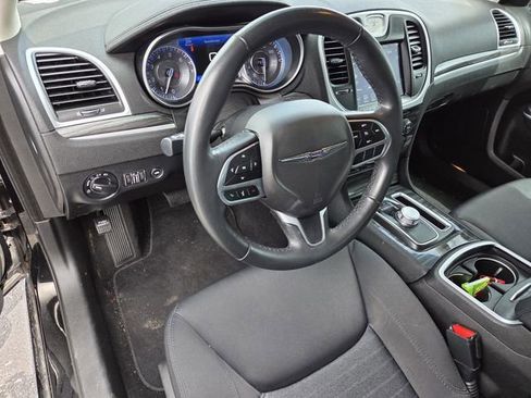 Used 2022 Chrysler 300 Touring w/ Sport Appearance Package RWD image 25