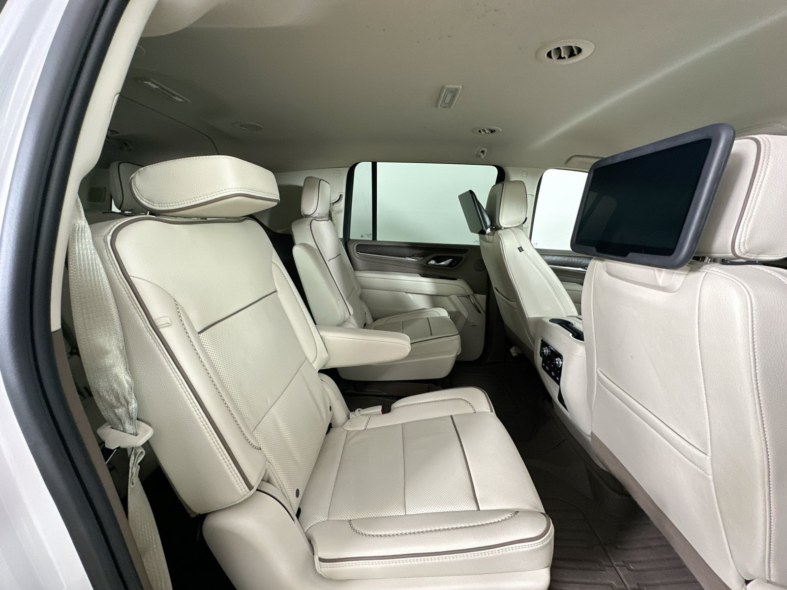 Used 2023 GMC Yukon XL Denali w/ LPO, Floor Liner Package AWD/4WD image 41