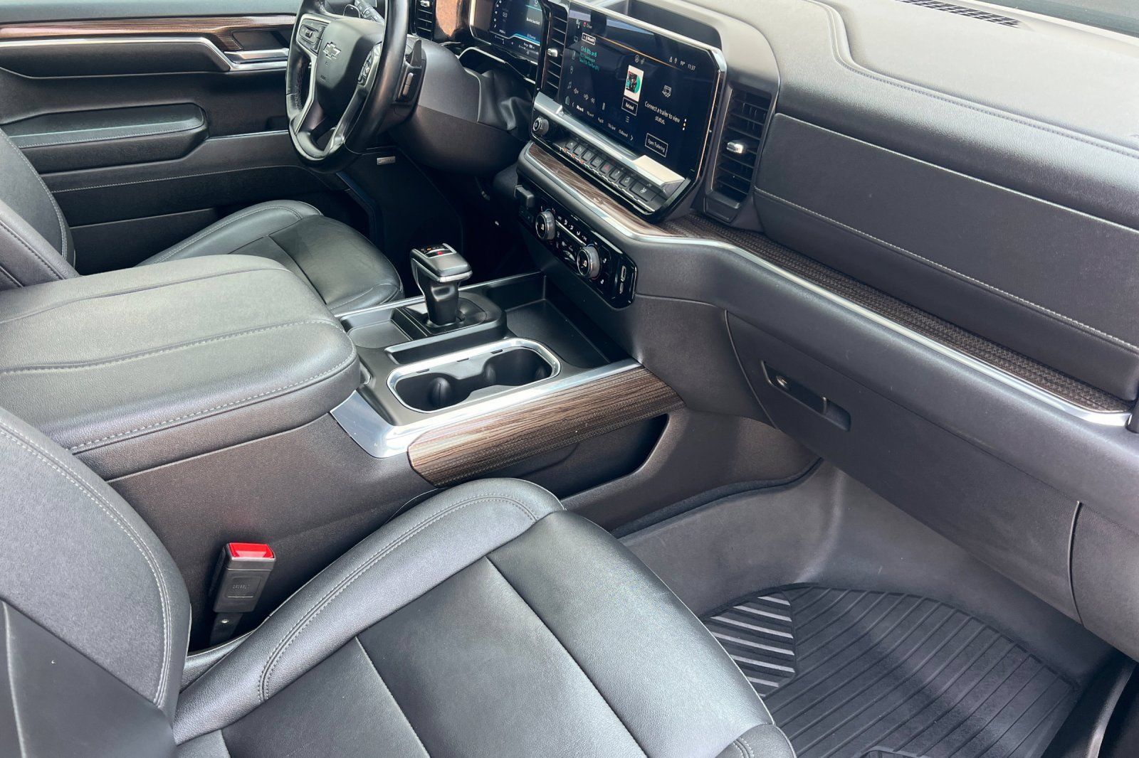 Used 2023 Chevrolet Silverado 1500 LT Trail Boss w/ LT Trail Boss Premium Package AWD/4WD image 12