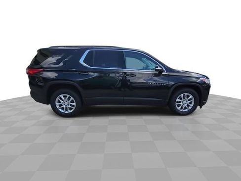 Used 2021 Chevrolet Traverse LT image 9