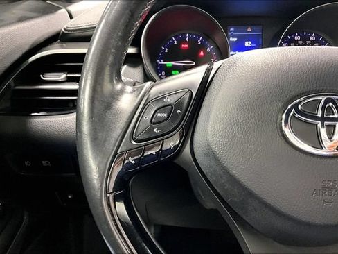 Used 2018 Toyota C-HR XLE FWD image 11