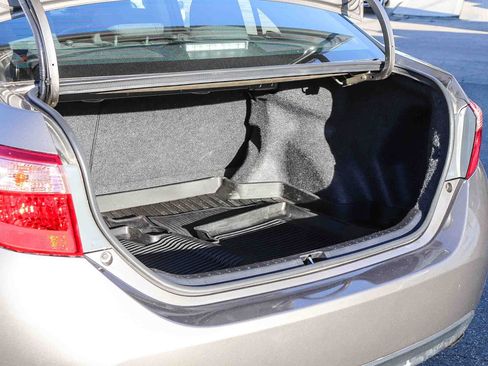 Used 2019 Toyota Corolla LE image 27