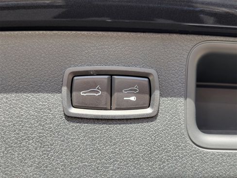 Used 2025 Porsche Macan Loaner image 33