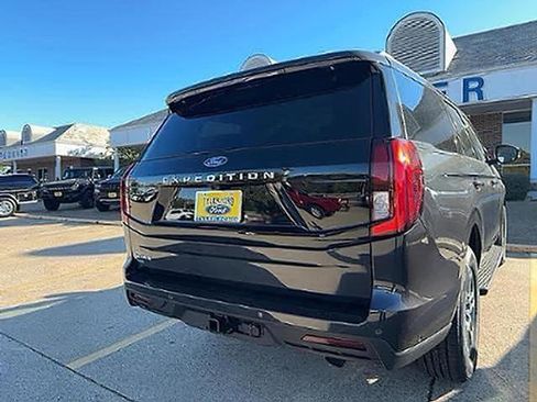 New 2025 Ford Expedition Active RWD image 8