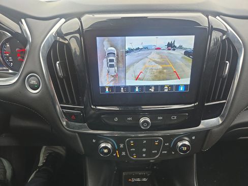 Used 2023 Chevrolet Traverse Premier image 14