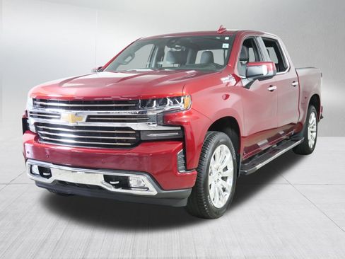 Used 2022 Chevrolet Silverado 1500 High Country w/ Technology Package image 3