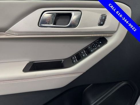Used 2026 Ford Explorer Active w/ Active Comfort Package image 25