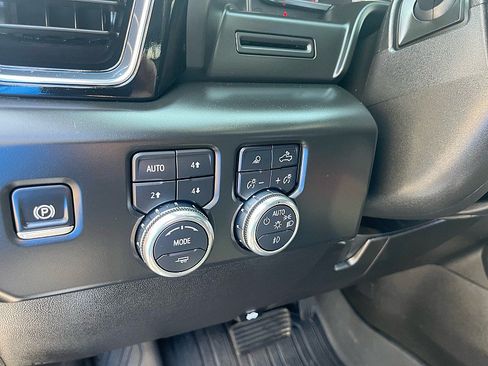 Used 2025 GMC Sierra 2500 Denali AWD/4WD image 16
