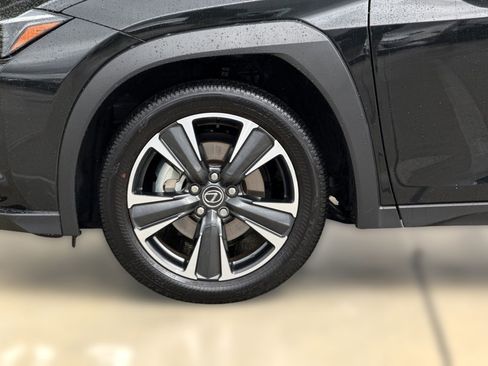Certified 2025 Lexus UX 300h FWD w/ Accessory Package (Z2) image 13