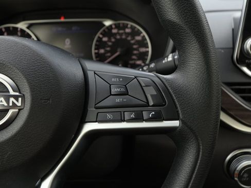 Used 2023 Nissan Altima 2.5 SV image 14