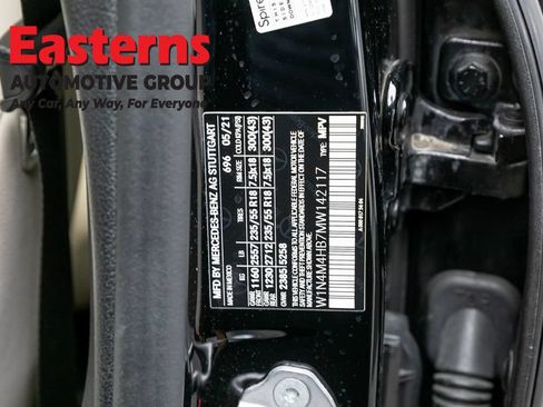 Used 2021 Mercedes-Benz GLB 250 4MATIC w/ Premium Package image 37