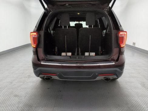 Used 2018 Ford Explorer XLT w/ Equipment Group 201A FWD image 29