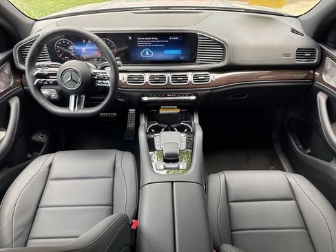 Used 2025 Mercedes-Benz GLS 450 4MATIC image 24