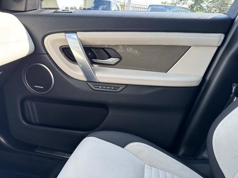 Used 2020 Land Rover Discovery Sport SE R-Dynamic image 24