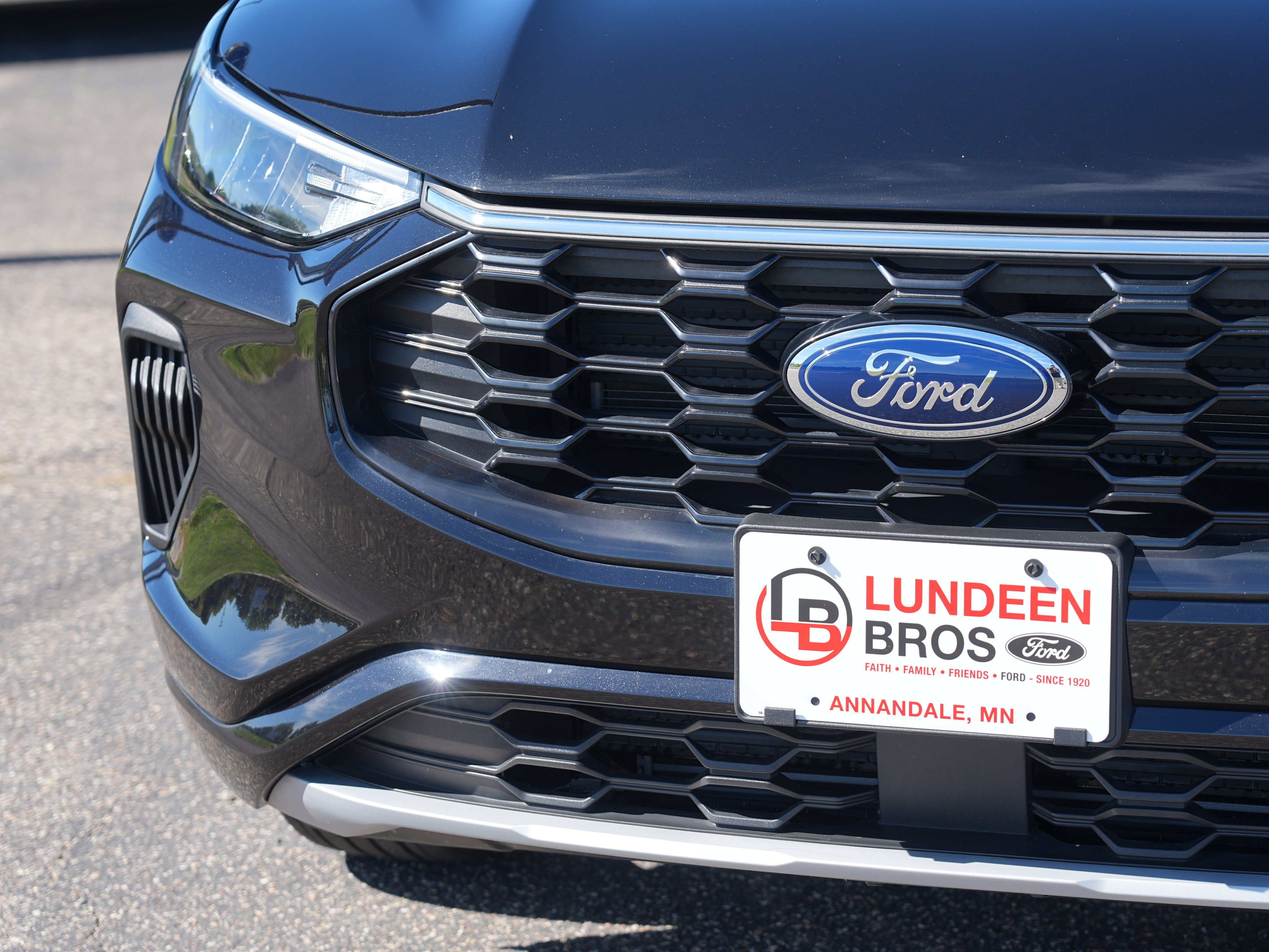 Used 2024 Ford Escape ST-Line w/ Tech Pack #1 AWD/4WD image 11