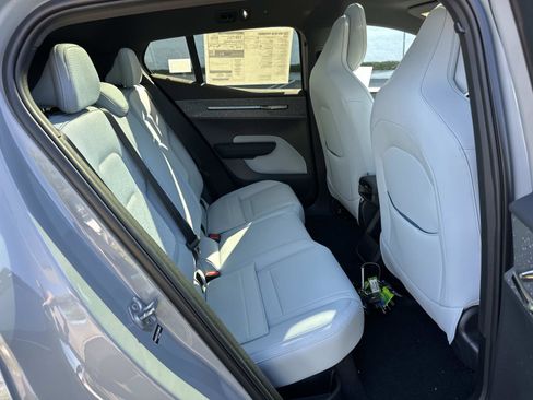 New 2025 Volvo EX30 Ultra w/ Protection Package Premier image 19