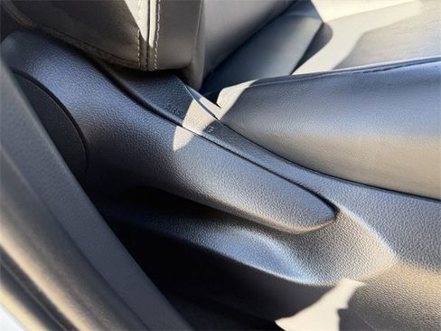 Certified 2024 Toyota Venza XLE image 29