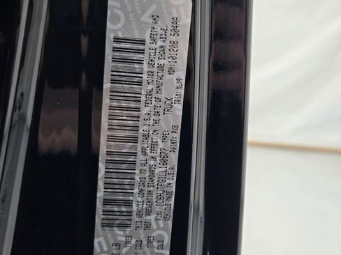 Certified 2020 Jeep Gladiator Overland image 24