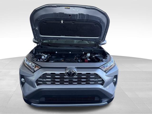 Used 2021 Toyota RAV4 Limited w/ Limited Grade Weather Package AWD/4WD image 39