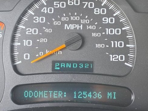 Used 2005 Chevrolet Silverado 2500 LS w/ Heavy-Duty Power Package AWD/4WD image 14