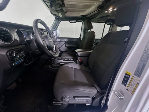 Used 2023 Jeep Wrangler Unlimited w/ Cold Weather Group AWD/4WD image 13
