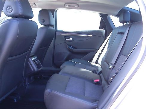 Used 2019 Chevrolet Impala LT FWD image 6