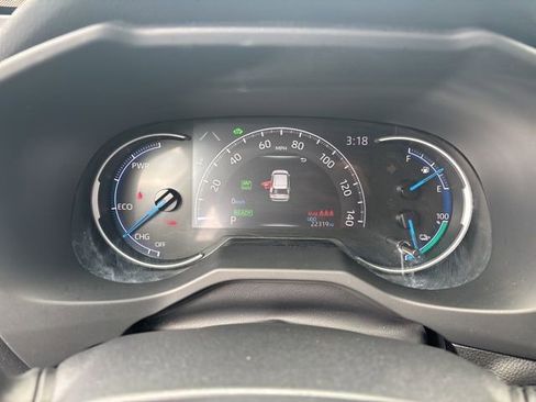 Used 2021 Toyota RAV4 SE w/ Weather & Moonroof Package image 28