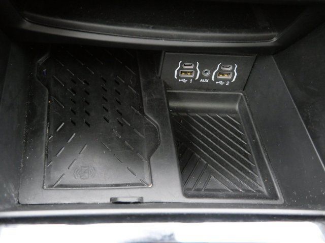 Used 2025 Chrysler Pacifica Limited FWD image 26