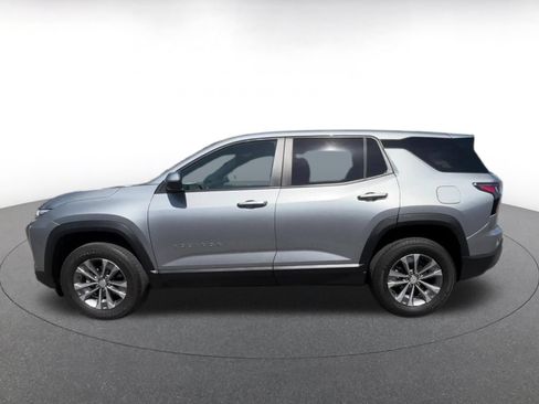 Used 2025 Chevrolet Equinox LT FWD image 9