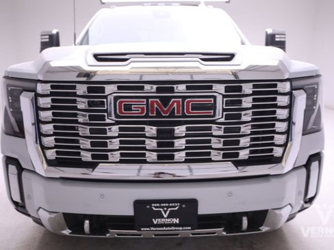 New 2026 GMC Sierra 3500 Denali w/ Technology Package image 8