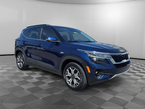 Used 2023 Kia Seltos EX AWD/4WD image 2