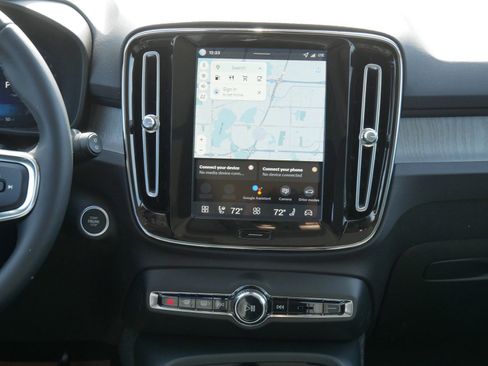 New 2026 Volvo XC40 B5 Ultra w/ Climate Package image 8