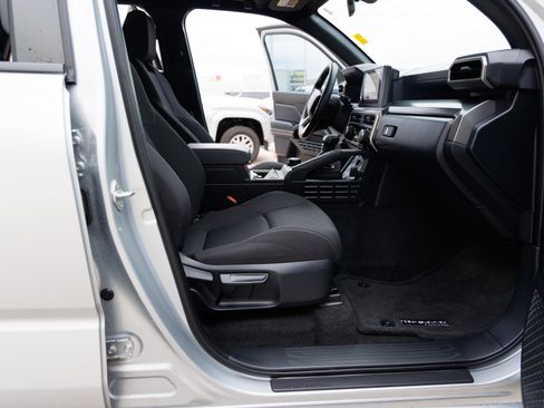 Used 2025 Toyota 4Runner Limited image 37