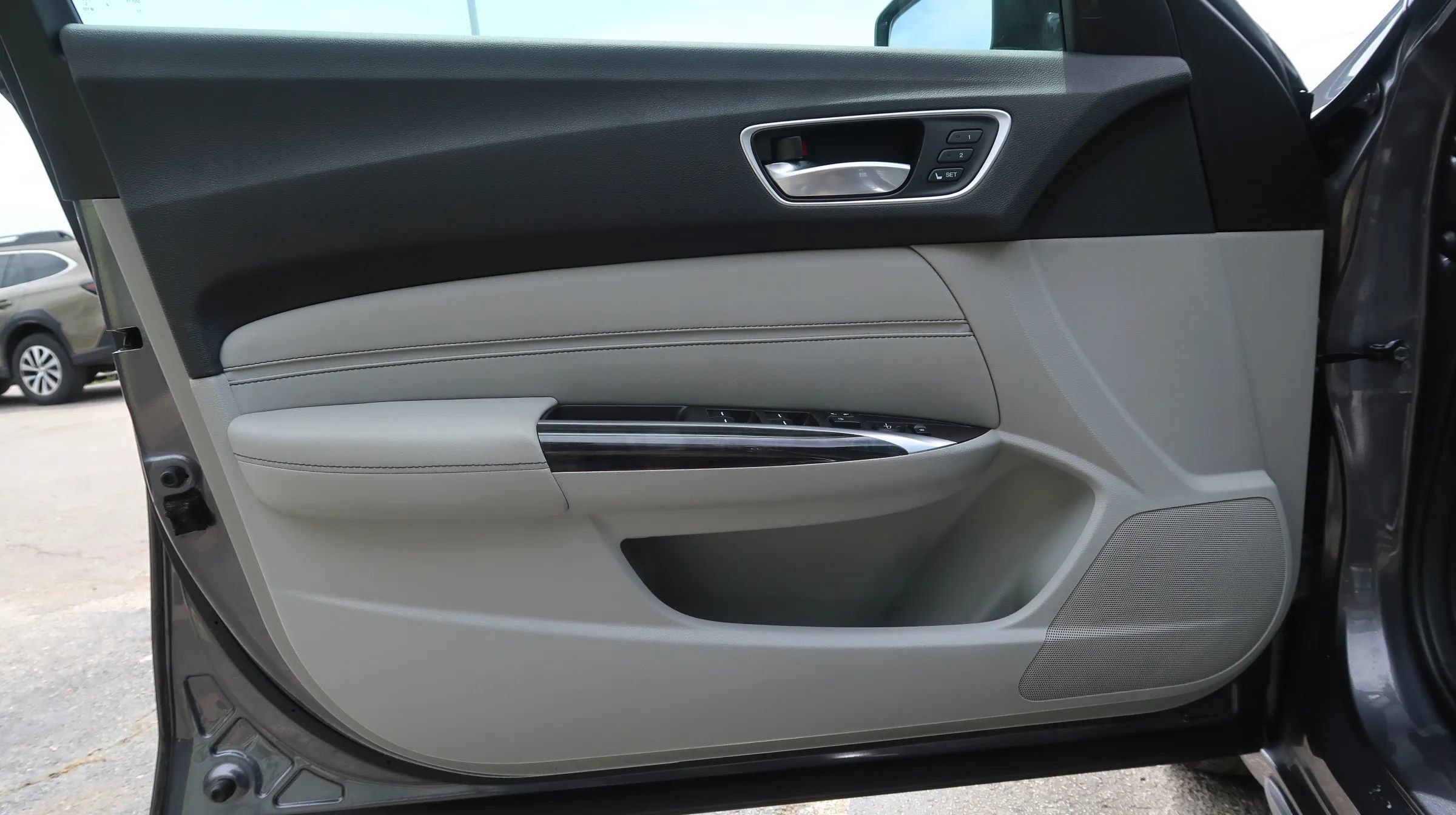 Used 2018 Acura TLX w/ Technology Package FWD image 45