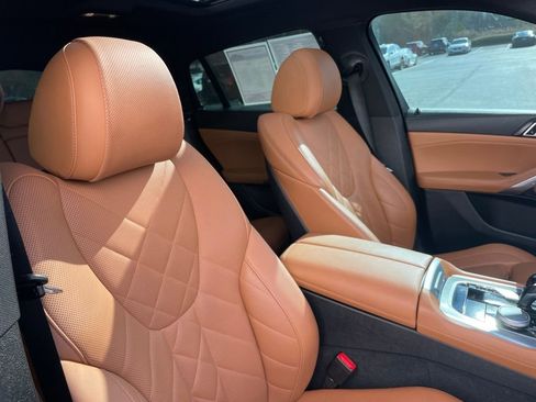 Used 2023 BMW X6 xDrive40i w/ Premium Package image 33