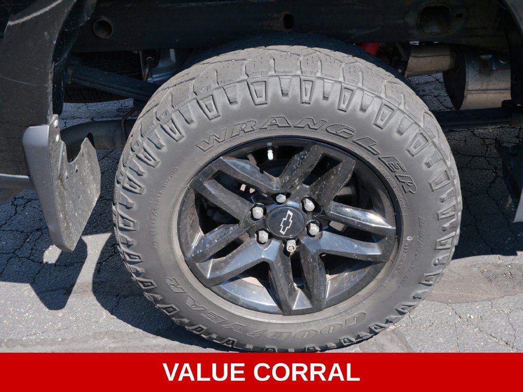 Used 2022 Chevrolet Silverado 1500 Custom Trail Boss w/ Safety Confidence Package AWD/4WD image 8