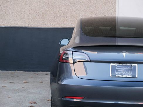 Used 2020 Tesla Model 3 Performance image 17