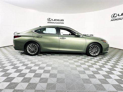 Used 2025 Lexus ES 350 Ultra Luxury image 10
