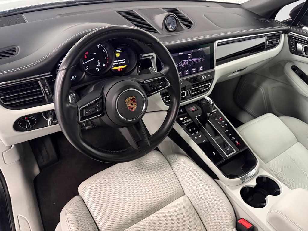 Used 2023 Porsche Macan AWD/4WD image 9