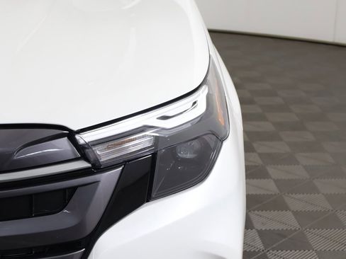 Used 2025 Subaru Forester Premium image 14